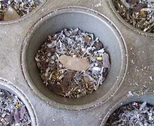 Make your own orgonite: putting the crystals in