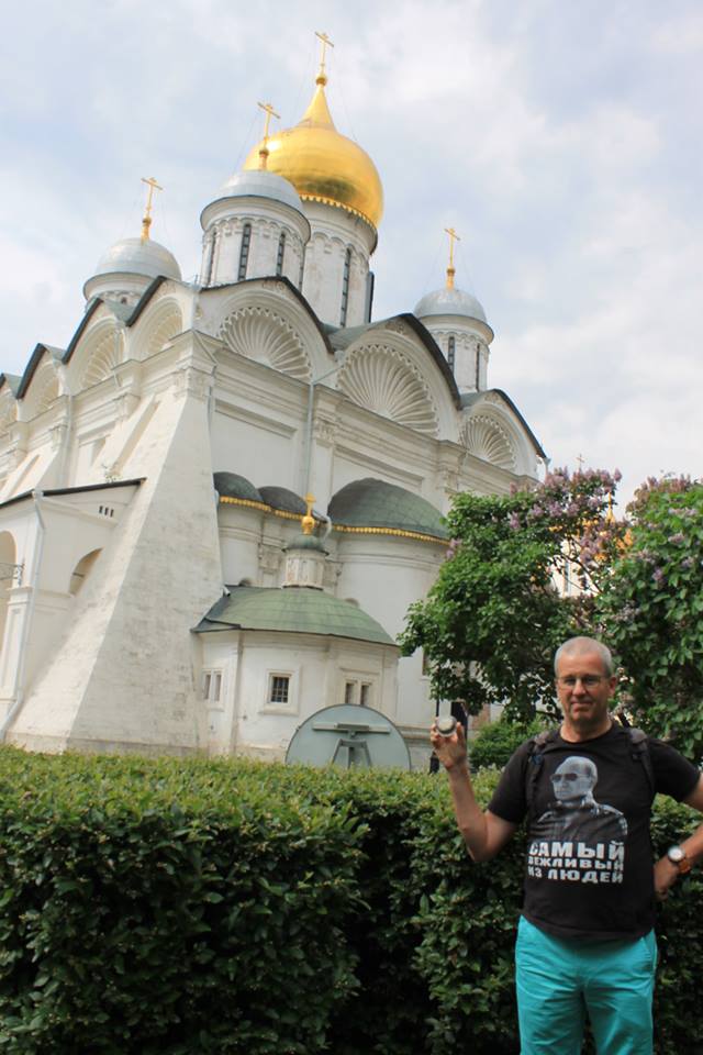 Gifting the kremlin with orgonite - a world first