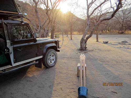 Aufbau eines Cloudbusters in Tsodilo, Botswana